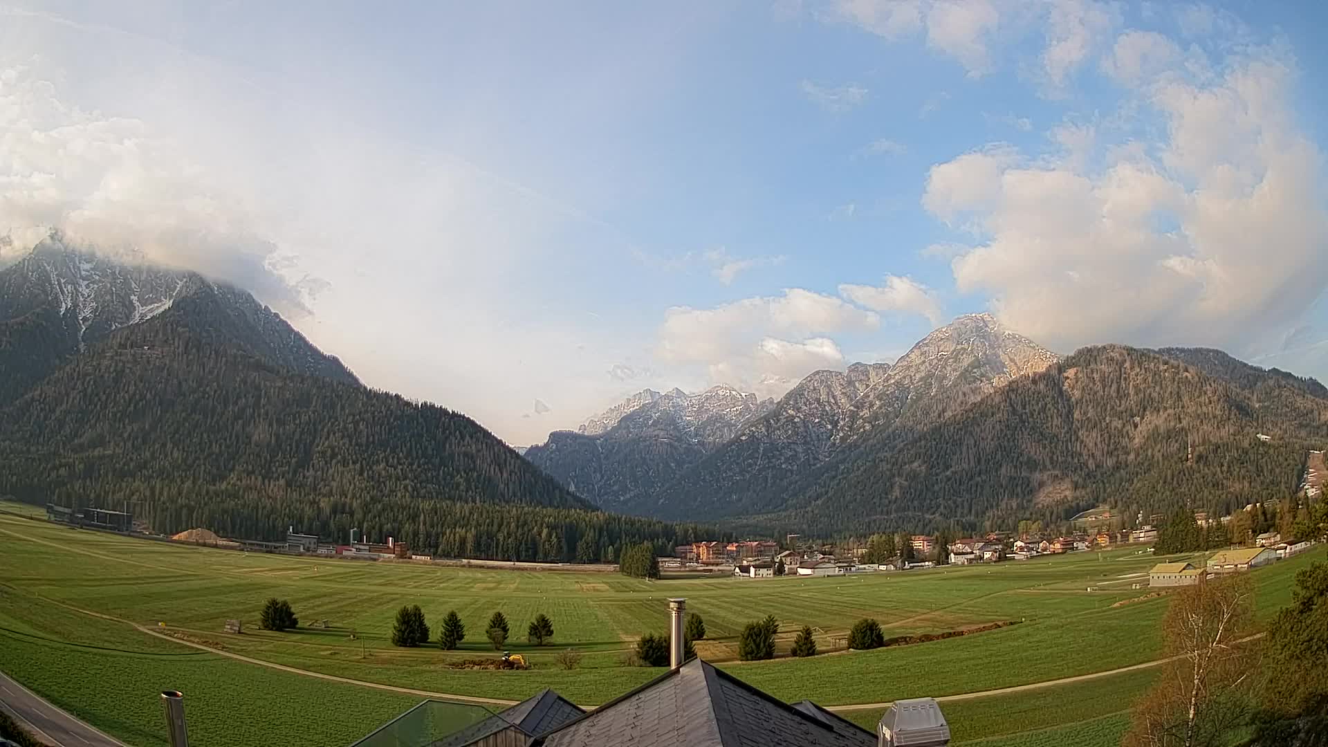Webcam Toblach Dolomites – View from Hotel Rosengarten