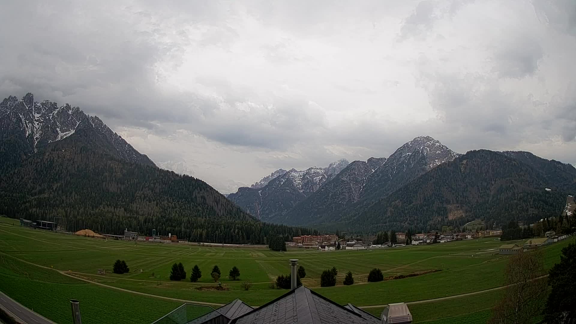 Webcam Toblach Dolomites – View from Hotel Rosengarten