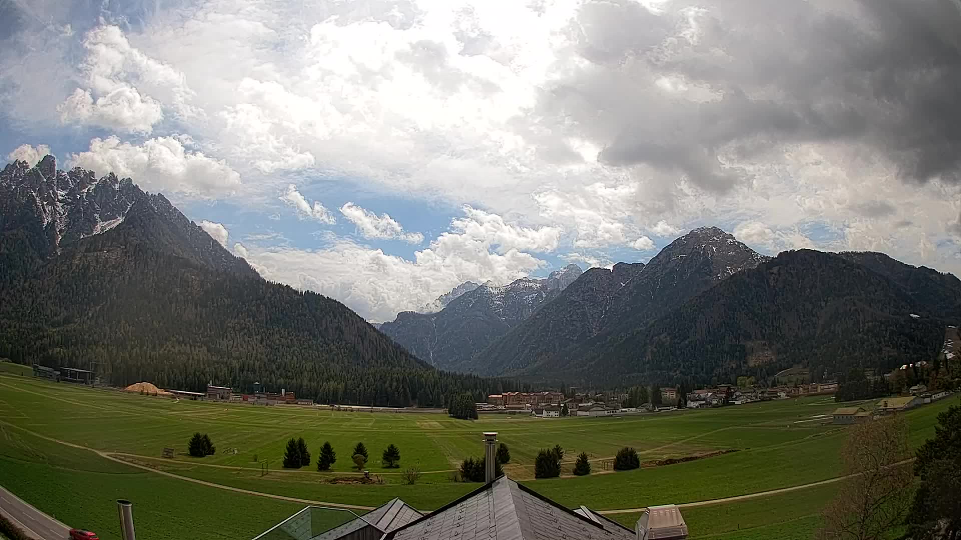 Webcam Toblach Dolomites – View from Hotel Rosengarten