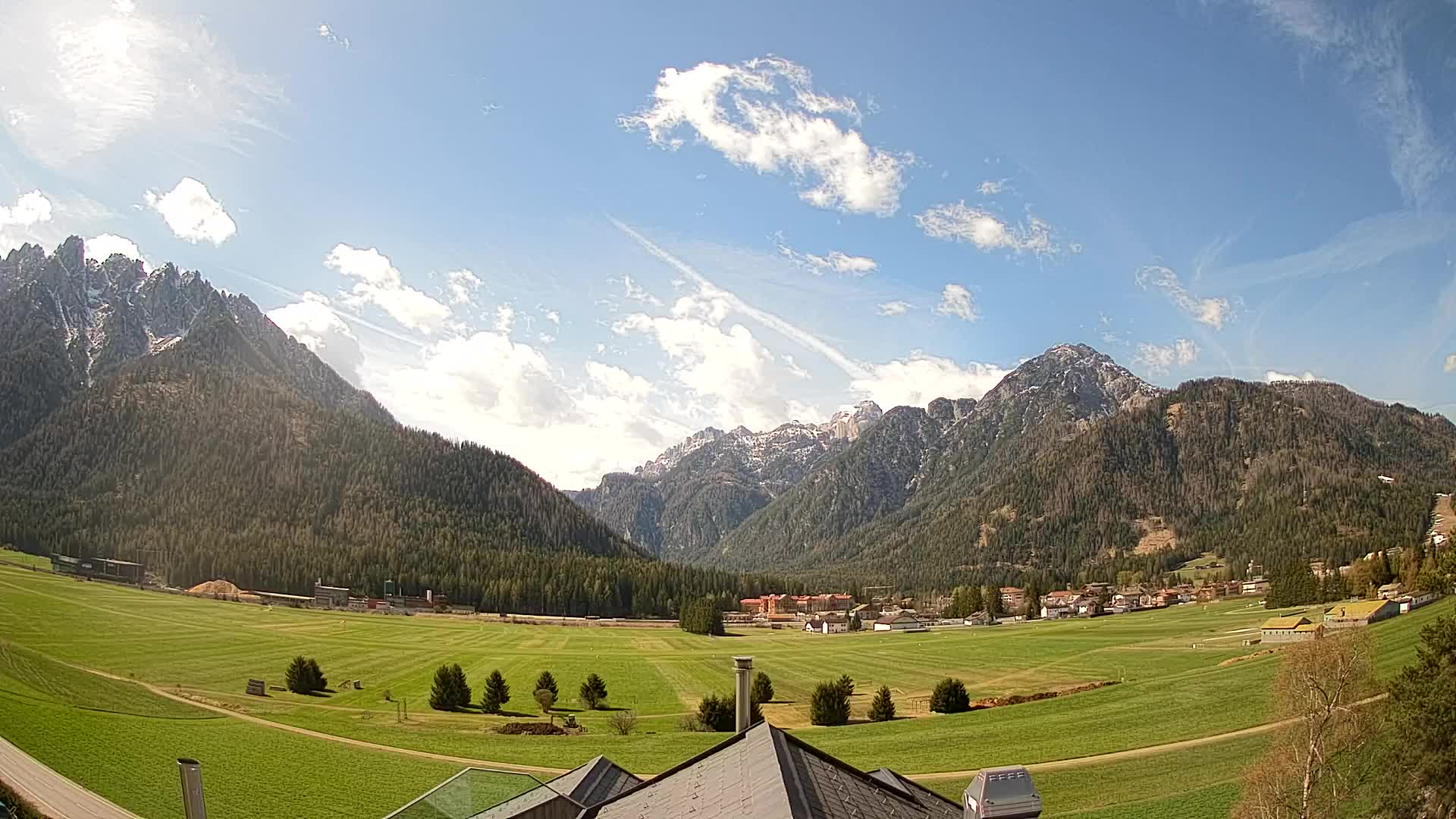 Webcam Toblach Dolomites – View from Hotel Rosengarten