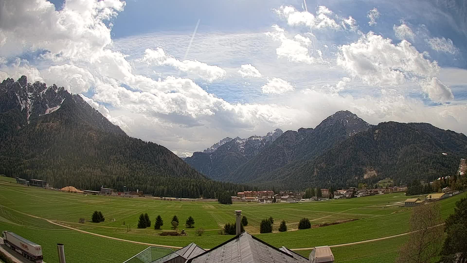 Web kamera Toblach Dolomiti – Pogled s Hotela Rosengarten