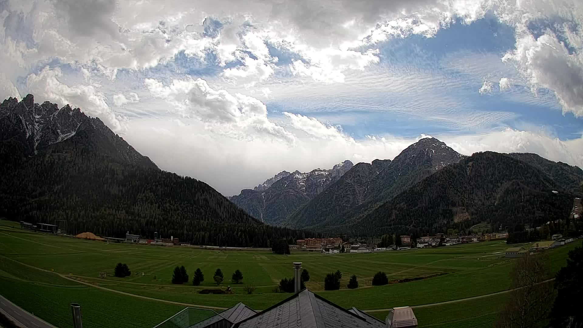 Webcam Toblach Dolomites – View from Hotel Rosengarten