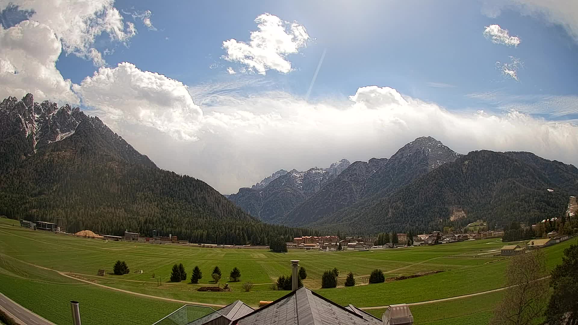 Web kamera Toblach Dolomiti – Pogled s Hotela Rosengarten