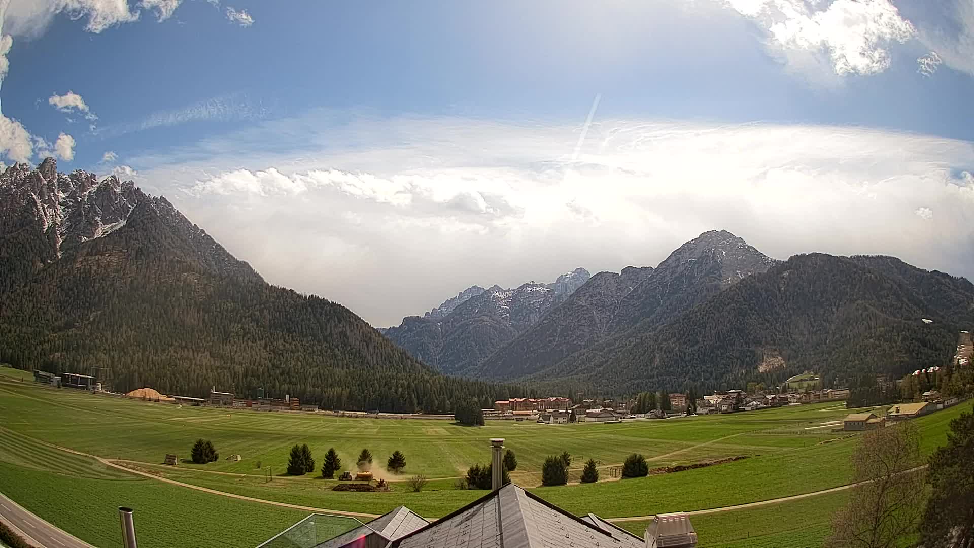 Web kamera Toblach Dolomiti – Pogled s Hotela Rosengarten