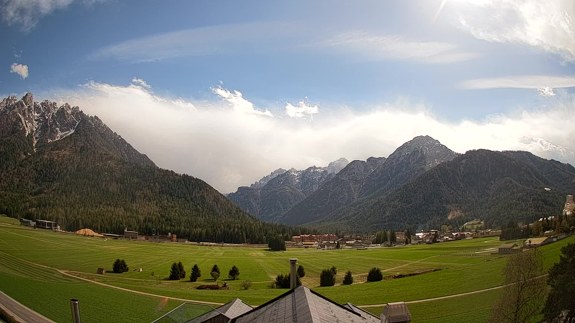 Web kamera Toblach Dolomiti – Pogled s Hotela Rosengarten