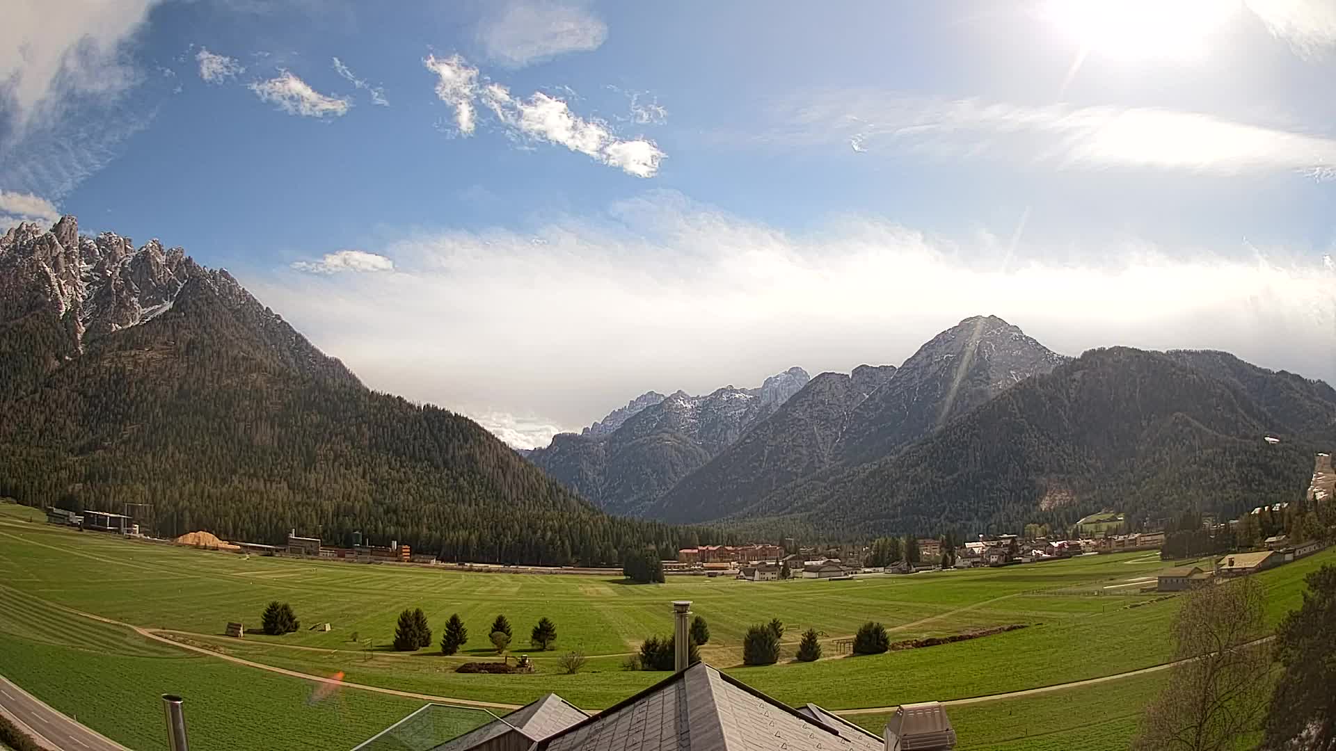 Web kamera Toblach Dolomiti – Pogled s Hotela Rosengarten