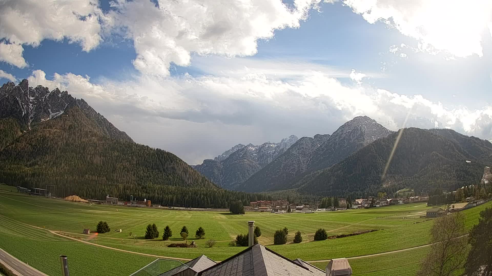 Webcam Toblach Dolomites – View from Hotel Rosengarten