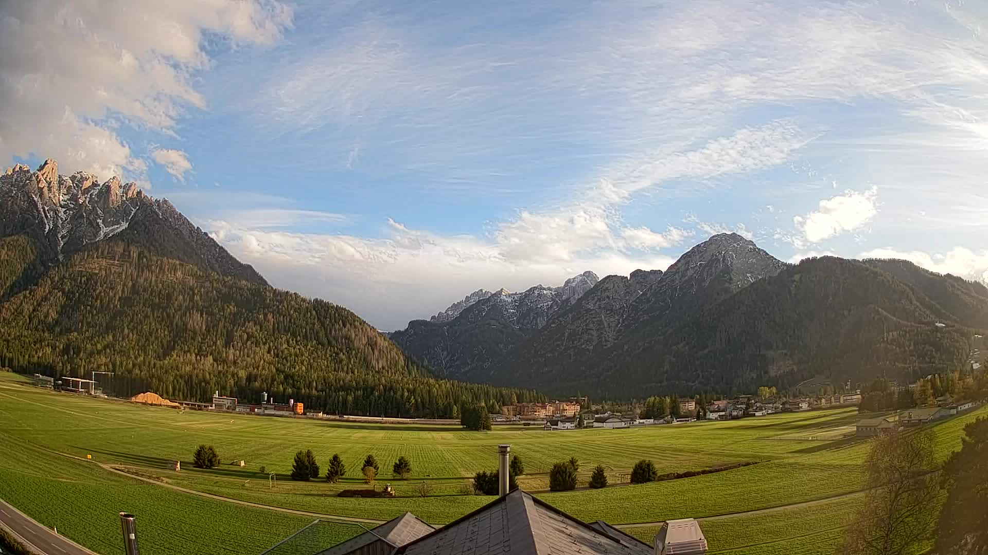 Webcam Toblach Dolomites – View from Hotel Rosengarten