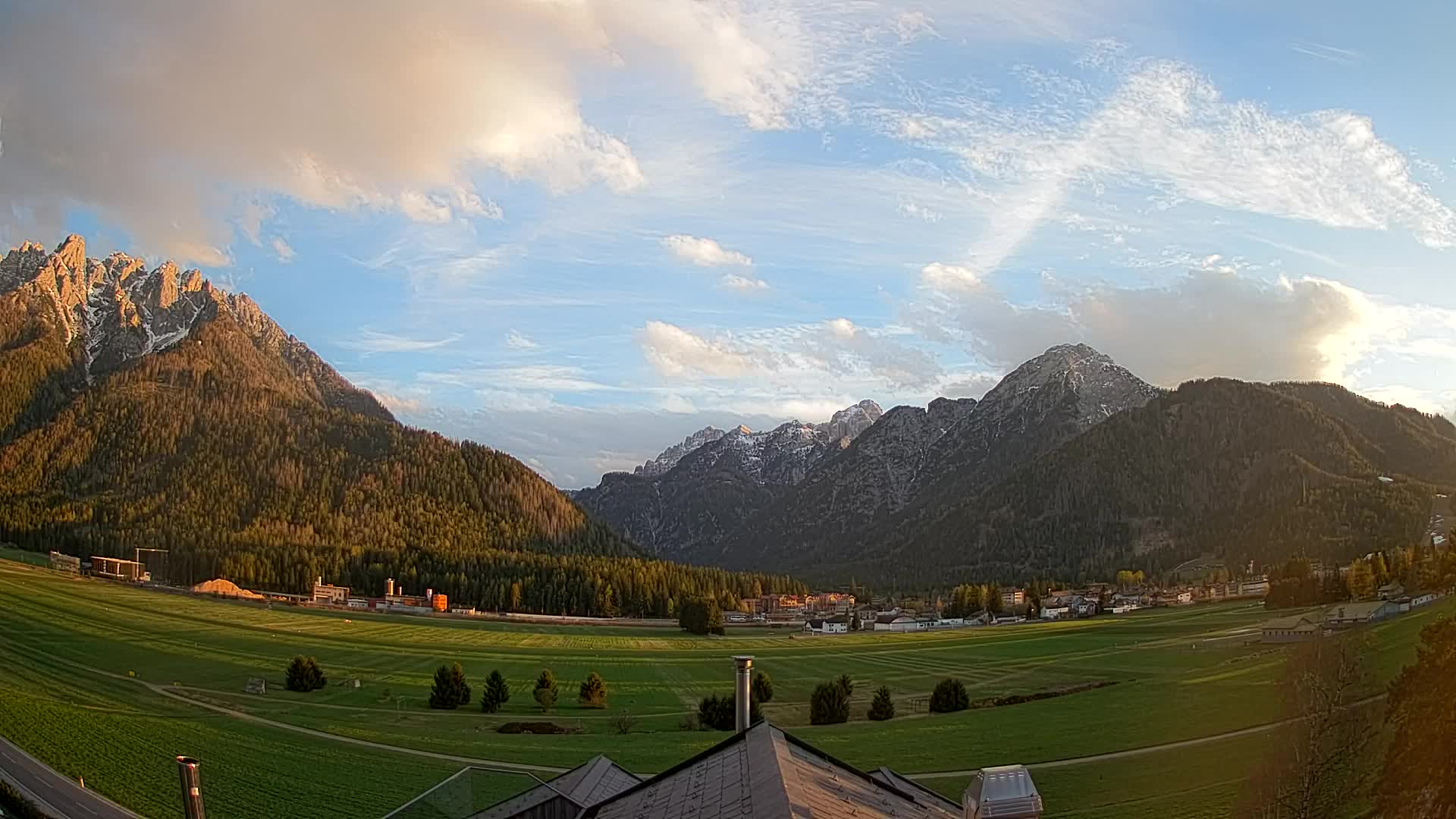 Webcam Toblach Dolomites – View from Hotel Rosengarten