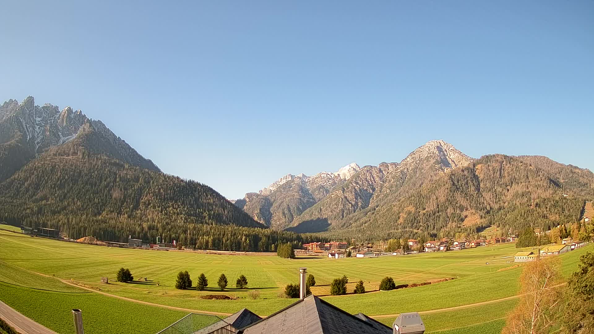 Spletna kamera Toblach Dolomiti – Pogled iz hotela Rosengarten