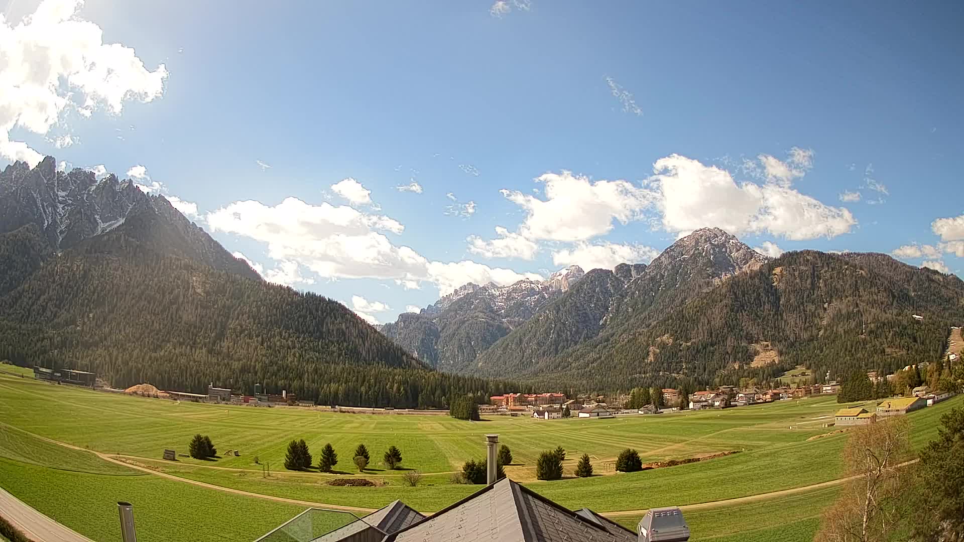 Webcam Toblach Dolomites – View from Hotel Rosengarten