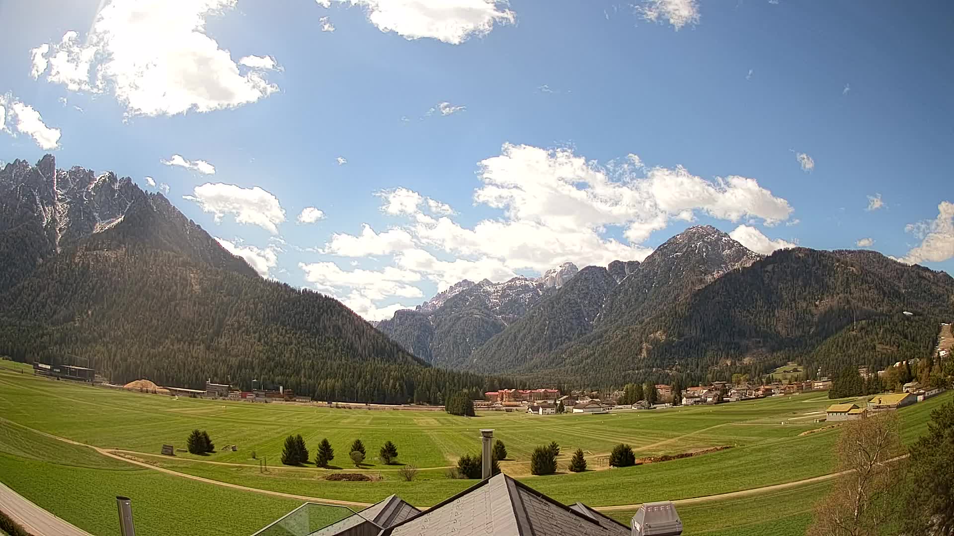 Webcam Toblach Dolomites – View from Hotel Rosengarten