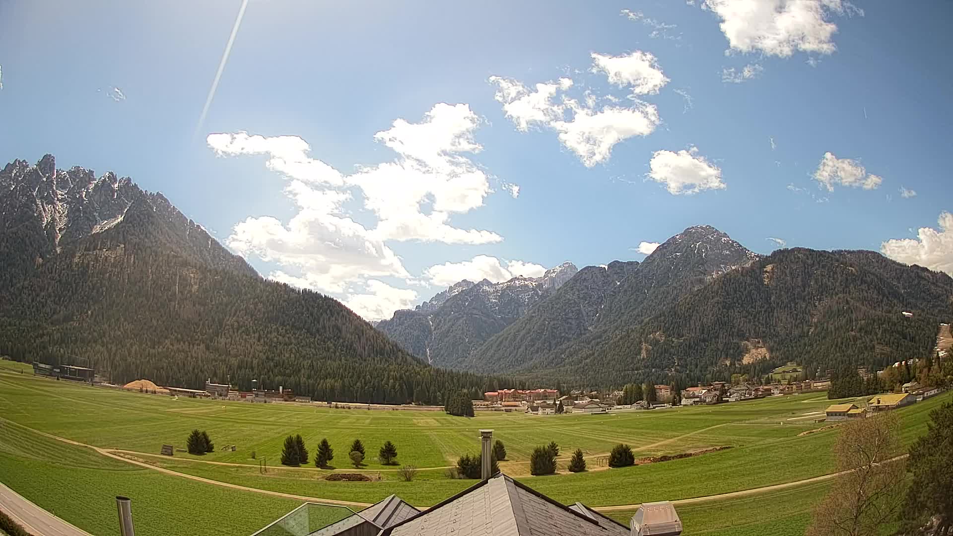 Spletna kamera Toblach Dolomiti – Pogled iz hotela Rosengarten