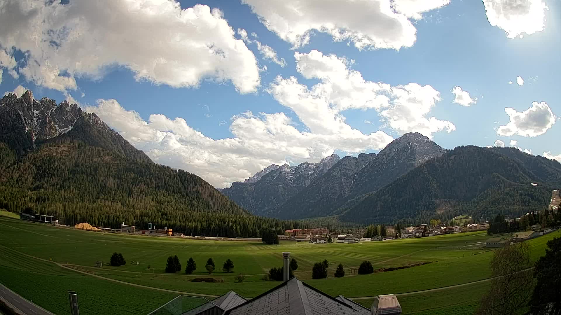 Web kamera Toblach Dolomiti – Pogled s Hotela Rosengarten