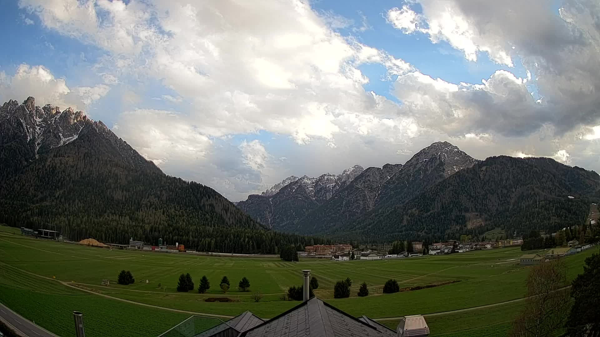 Webcam Toblach Dolomites – View from Hotel Rosengarten