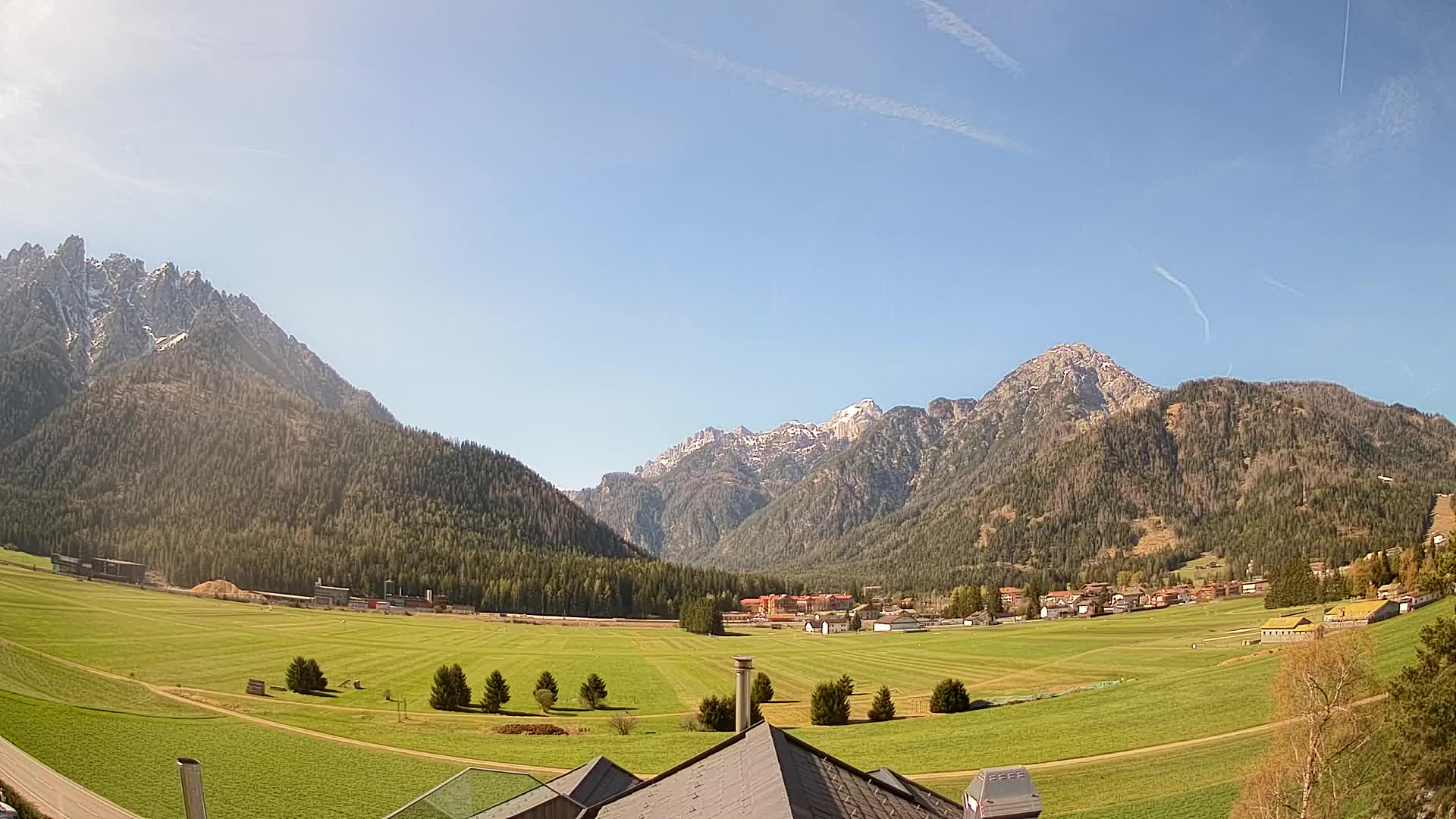 Spletna kamera Toblach Dolomiti – Pogled iz hotela Rosengarten