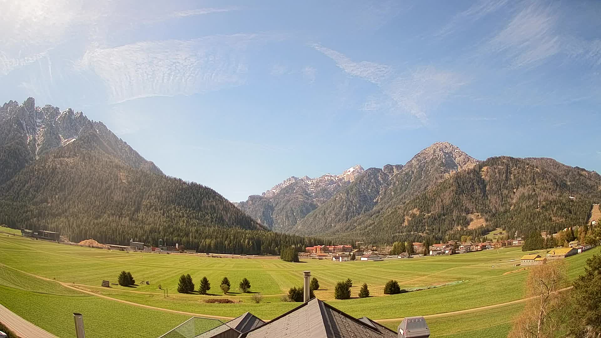 Web kamera Toblach Dolomiti – Pogled s Hotela Rosengarten