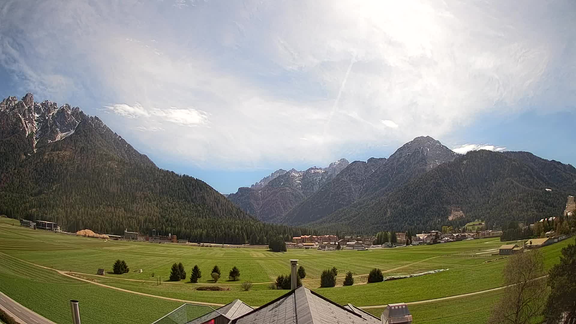 Spletna kamera Toblach Dolomiti – Pogled iz hotela Rosengarten