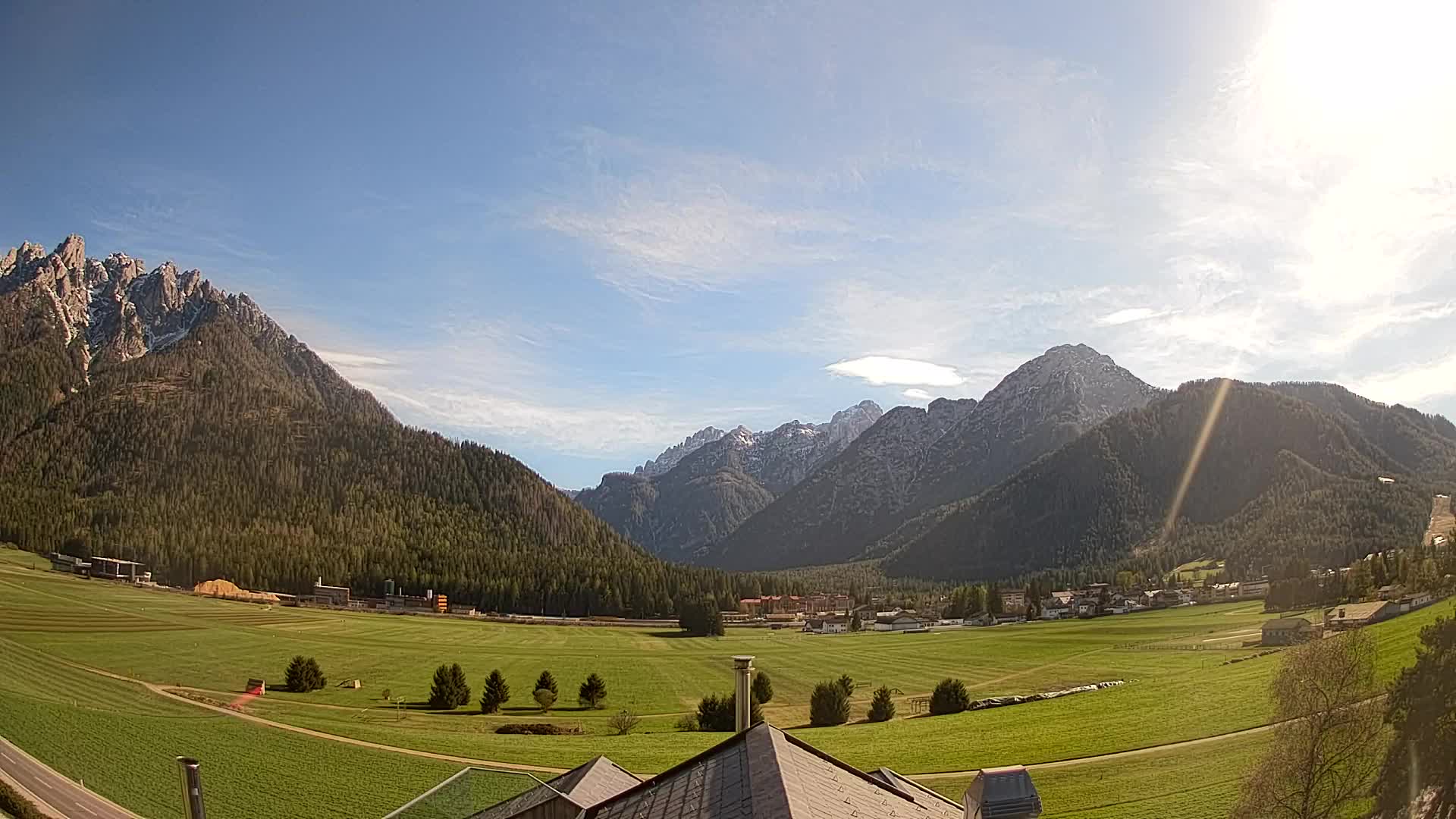 Spletna kamera Toblach Dolomiti – Pogled iz hotela Rosengarten