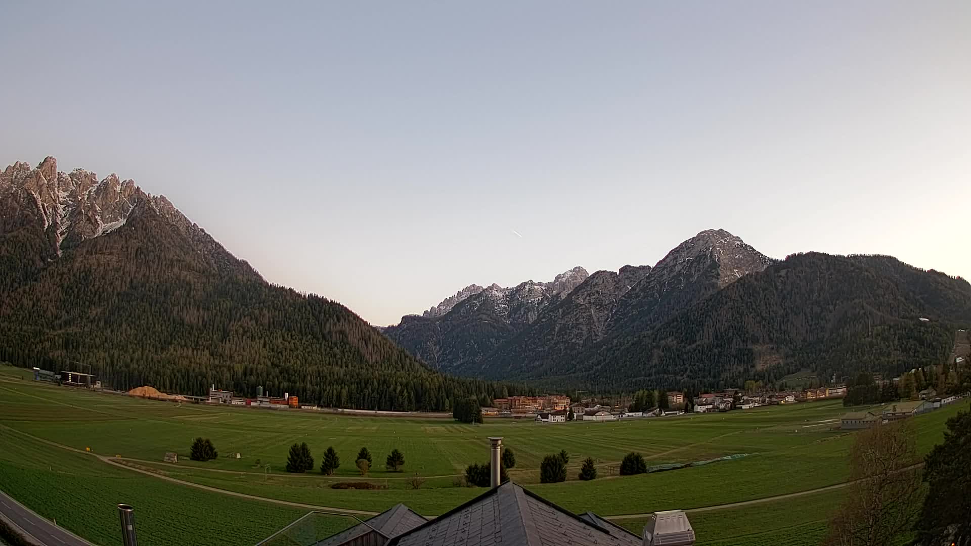 Web kamera Toblach Dolomiti – Pogled s Hotela Rosengarten