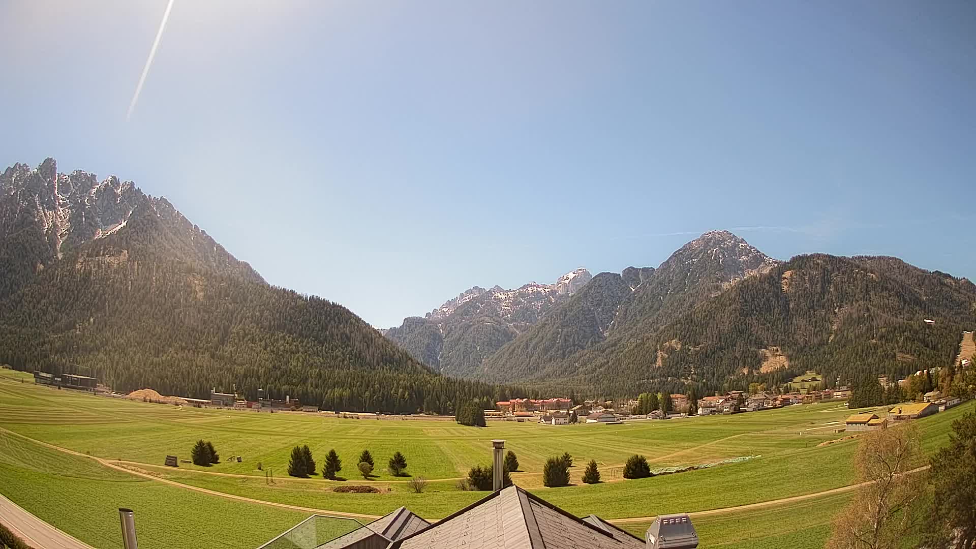 Spletna kamera Toblach Dolomiti – Pogled iz hotela Rosengarten