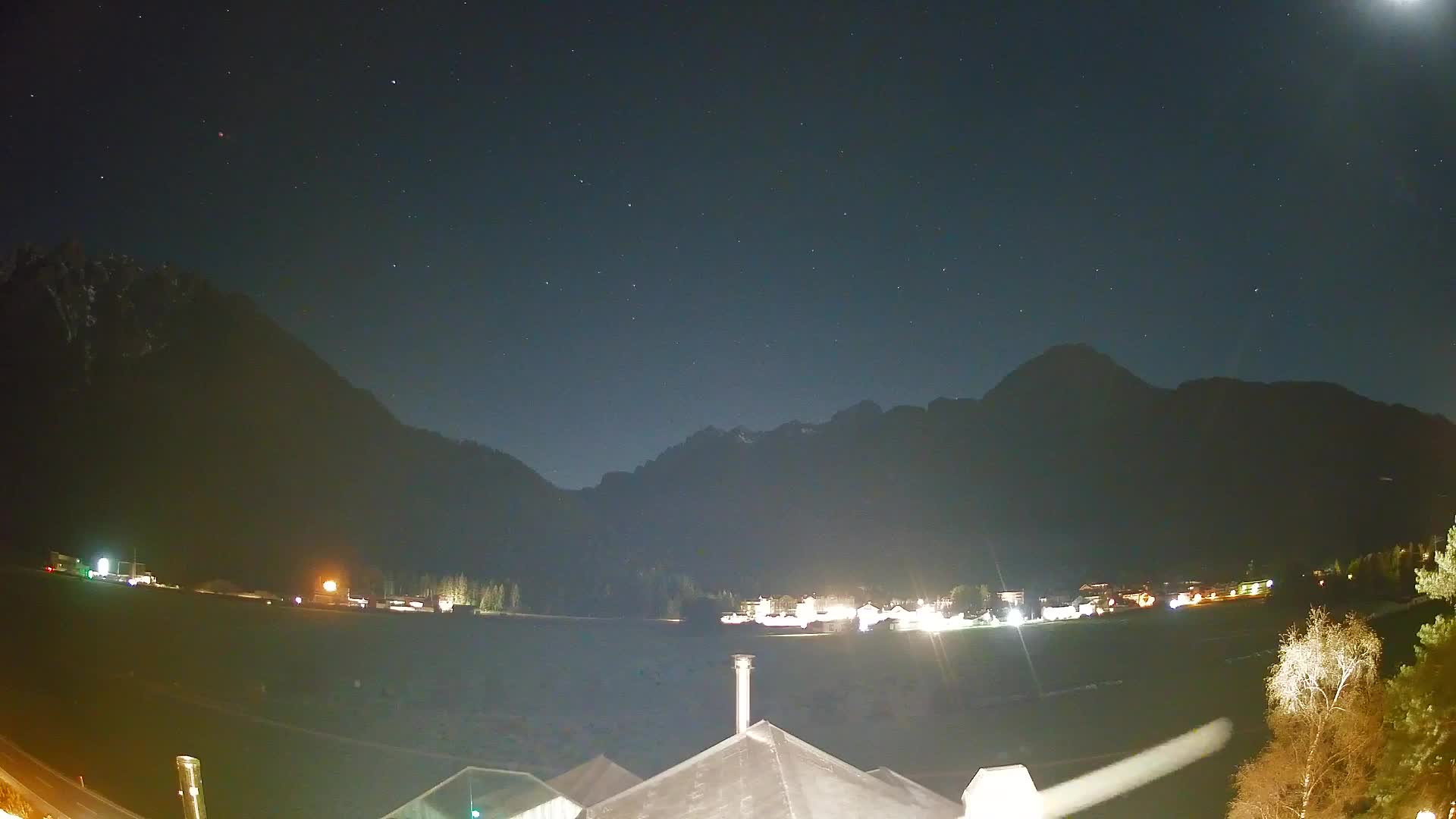 Web kamera Toblach Dolomiti – Pogled s Hotela Rosengarten