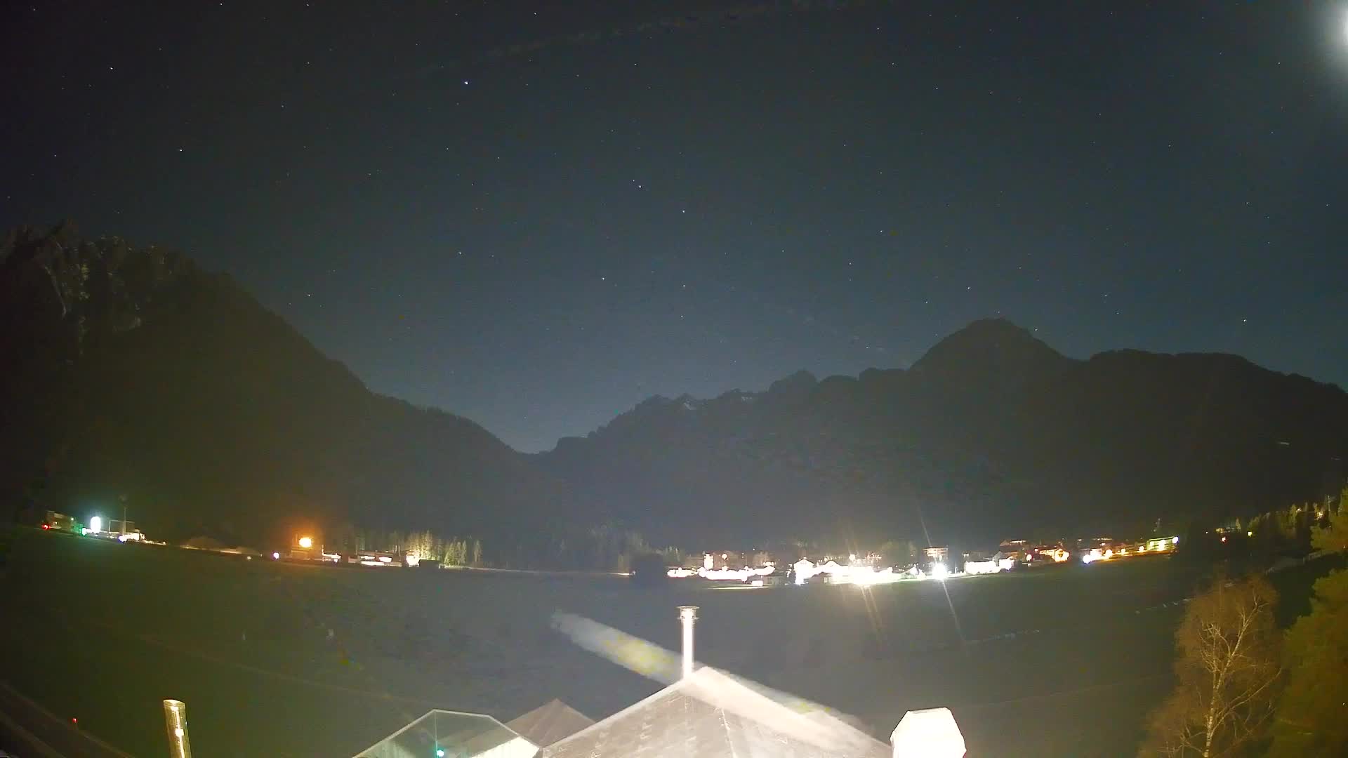 Web kamera Toblach Dolomiti – Pogled s Hotela Rosengarten