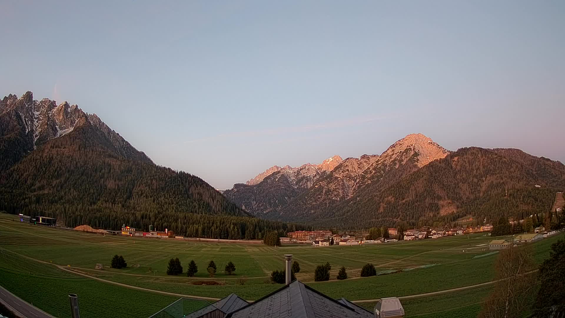 Webcam Toblach Dolomites – View from Hotel Rosengarten
