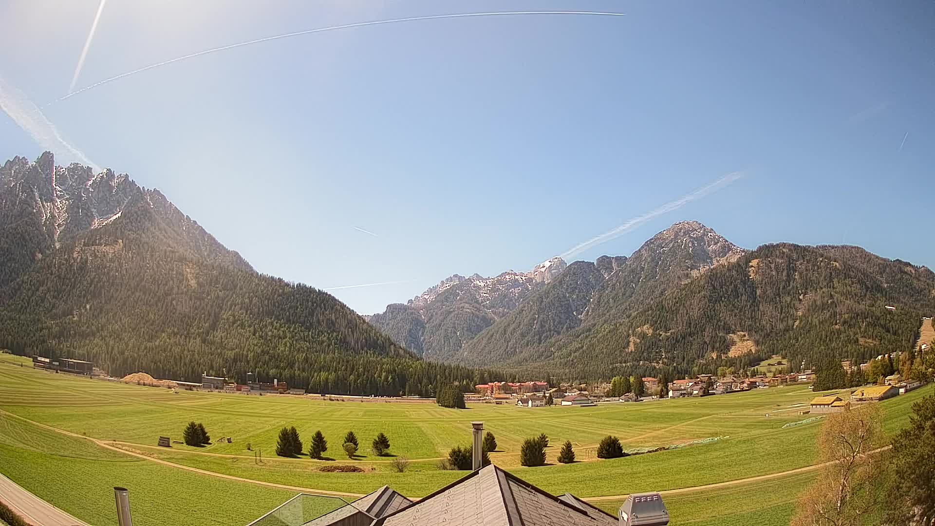 Spletna kamera Toblach Dolomiti – Pogled iz hotela Rosengarten