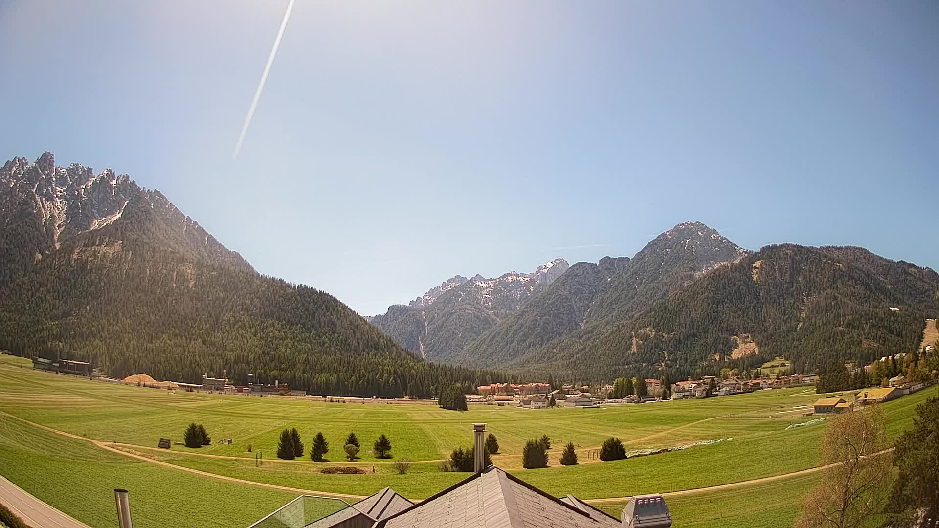 Spletna kamera Toblach Dolomiti – Pogled iz hotela Rosengarten