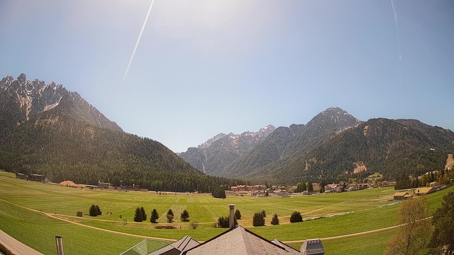 Spletna kamera Toblach Dolomiti – Pogled iz hotela Rosengarten
