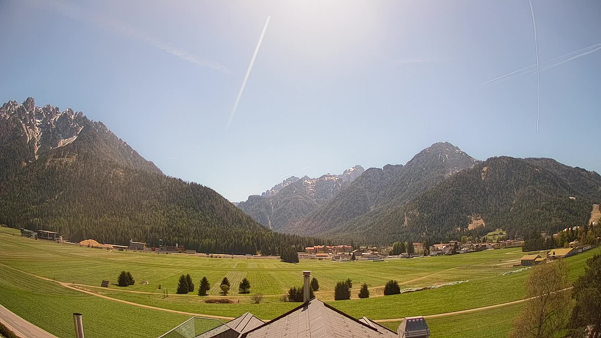 Spletna kamera Toblach Dolomiti – Pogled iz hotela Rosengarten