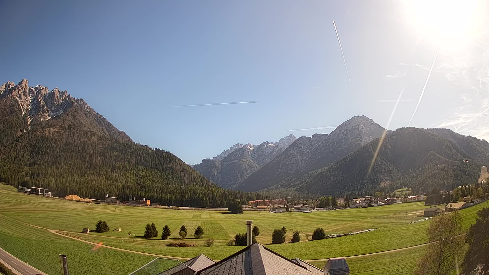 Spletna kamera Toblach Dolomiti – Pogled iz hotela Rosengarten