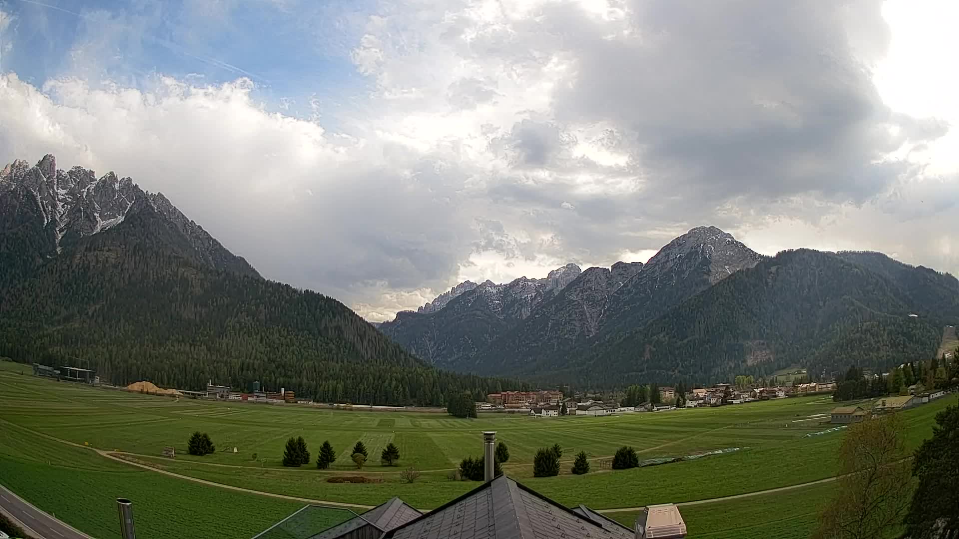 Webcam Toblach Dolomites – View from Hotel Rosengarten