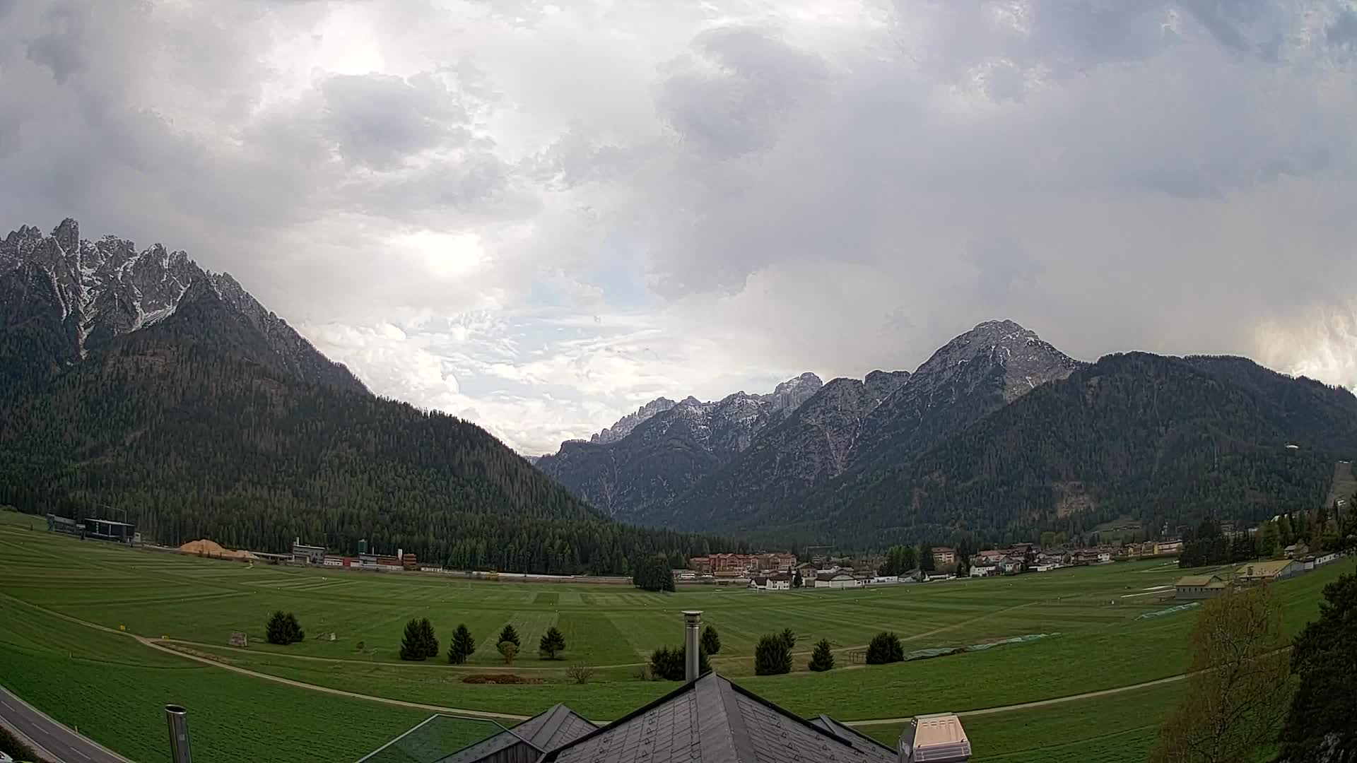 Webcam Toblach Dolomites – View from Hotel Rosengarten