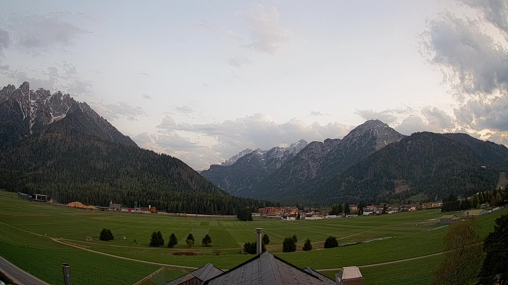 Webcam Toblach Dolomites – View from Hotel Rosengarten