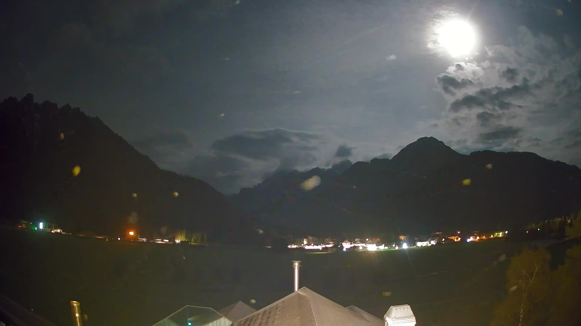 Spletna kamera Toblach Dolomiti – Pogled iz hotela Rosengarten