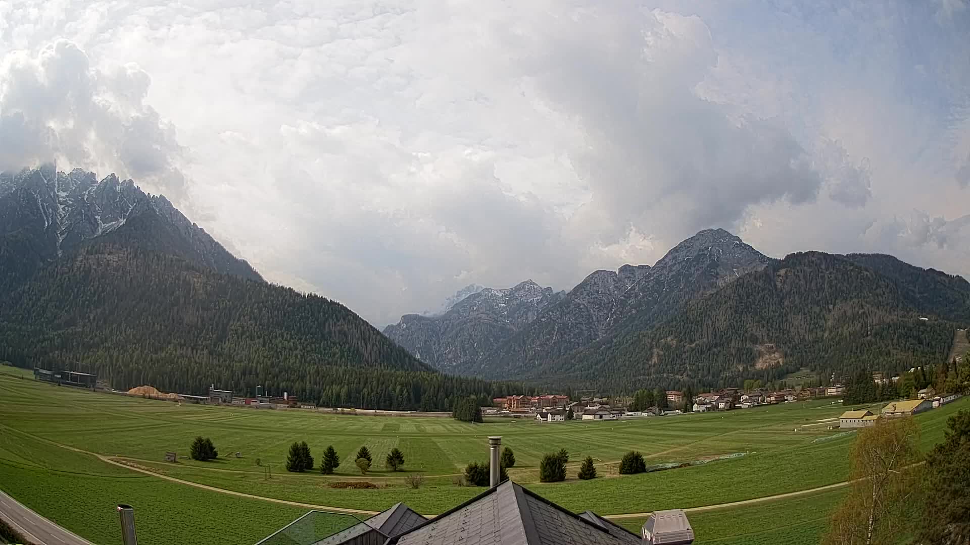 Spletna kamera Toblach Dolomiti – Pogled iz hotela Rosengarten