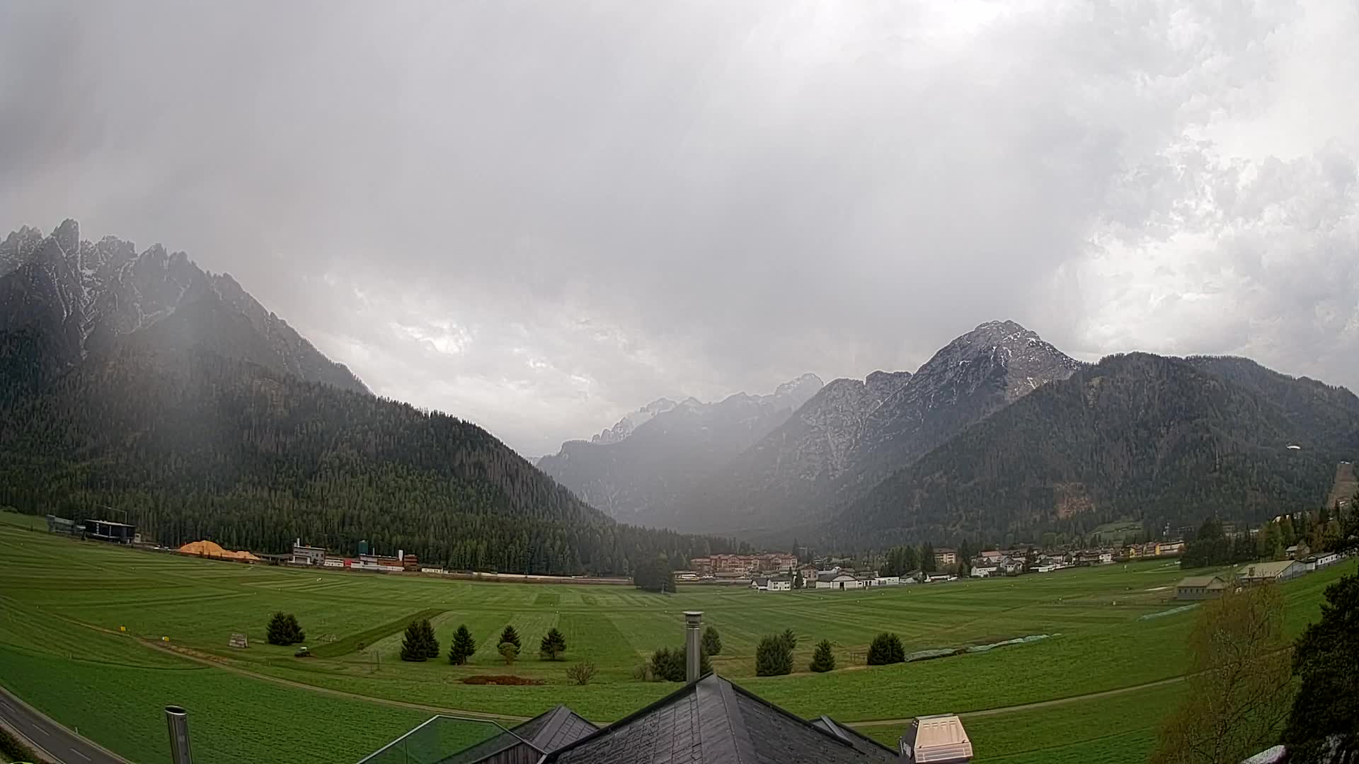 Webcam Toblach Dolomites – View from Hotel Rosengarten