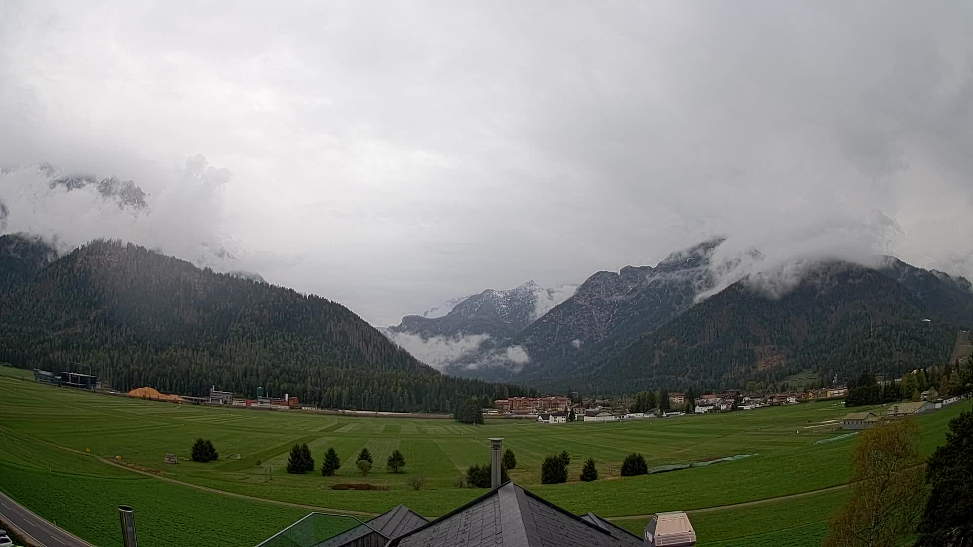 Spletna kamera Toblach Dolomiti – Pogled iz hotela Rosengarten