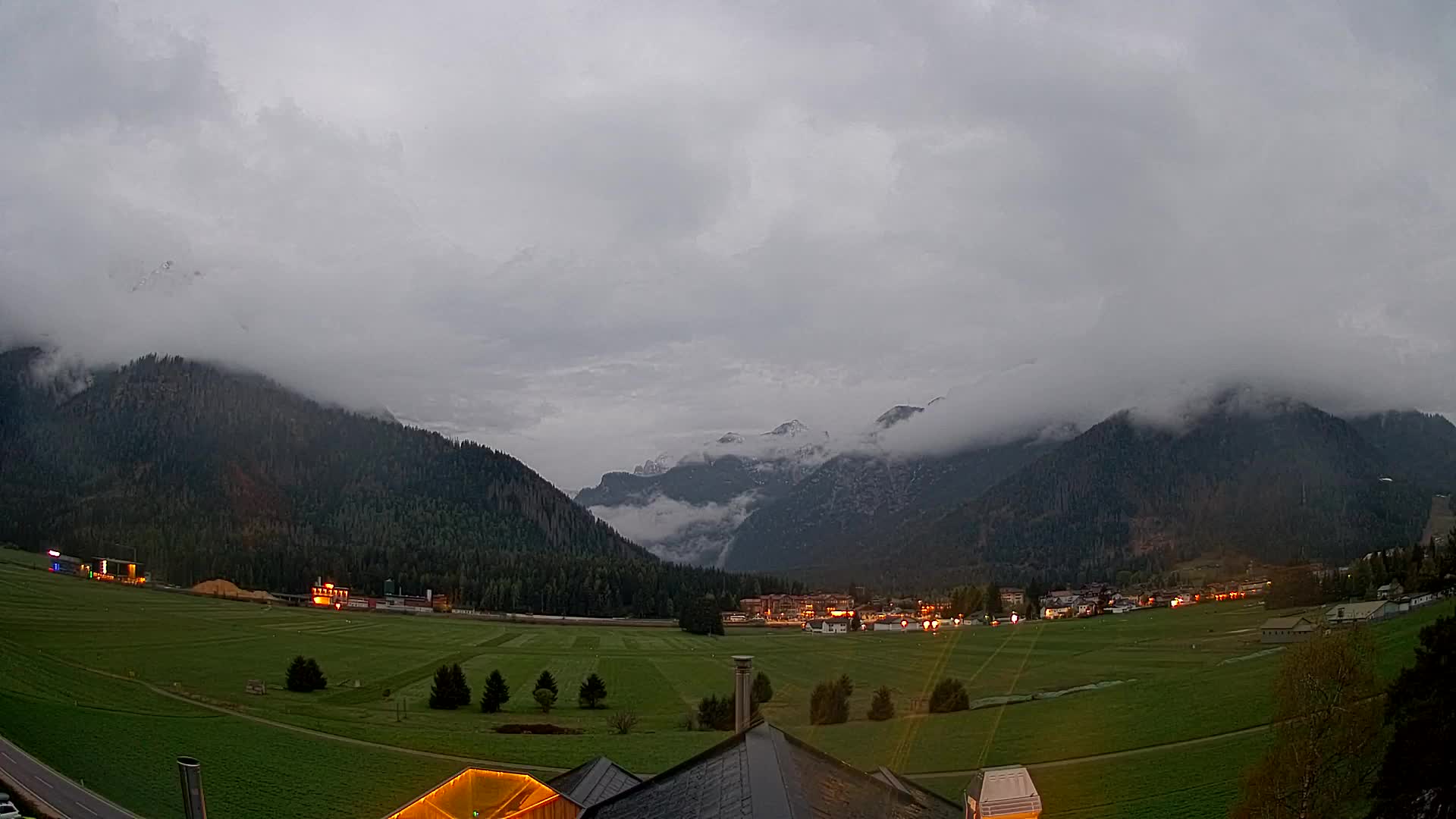 Spletna kamera Toblach Dolomiti – Pogled iz hotela Rosengarten