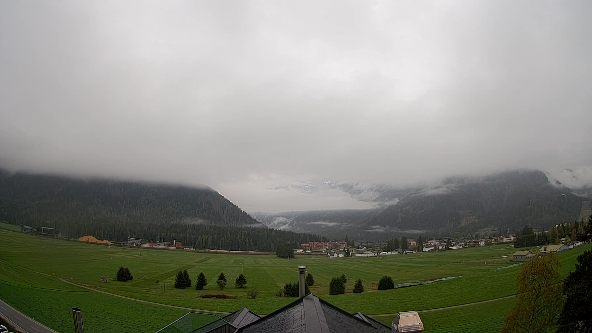 Spletna kamera Toblach Dolomiti – Pogled iz hotela Rosengarten