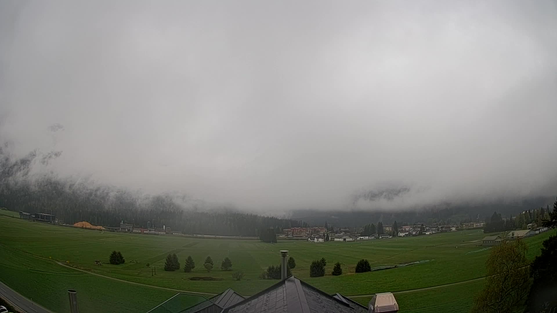 Spletna kamera Toblach Dolomiti – Pogled iz hotela Rosengarten