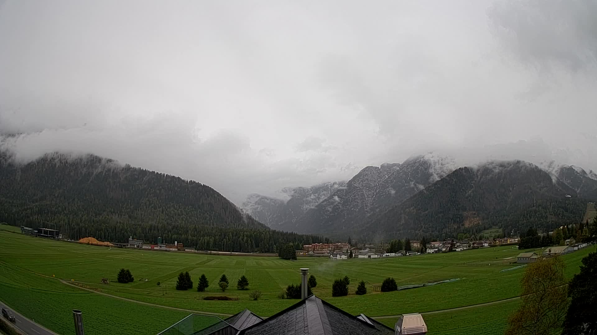 Spletna kamera Toblach Dolomiti – Pogled iz hotela Rosengarten