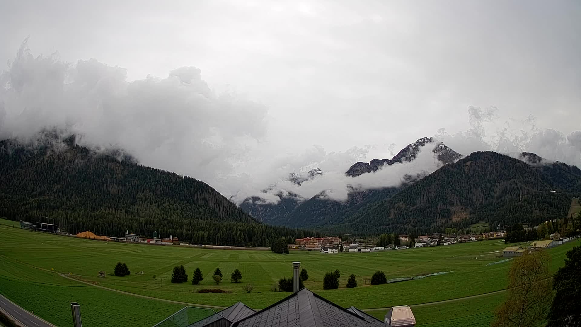 Spletna kamera Toblach Dolomiti – Pogled iz hotela Rosengarten