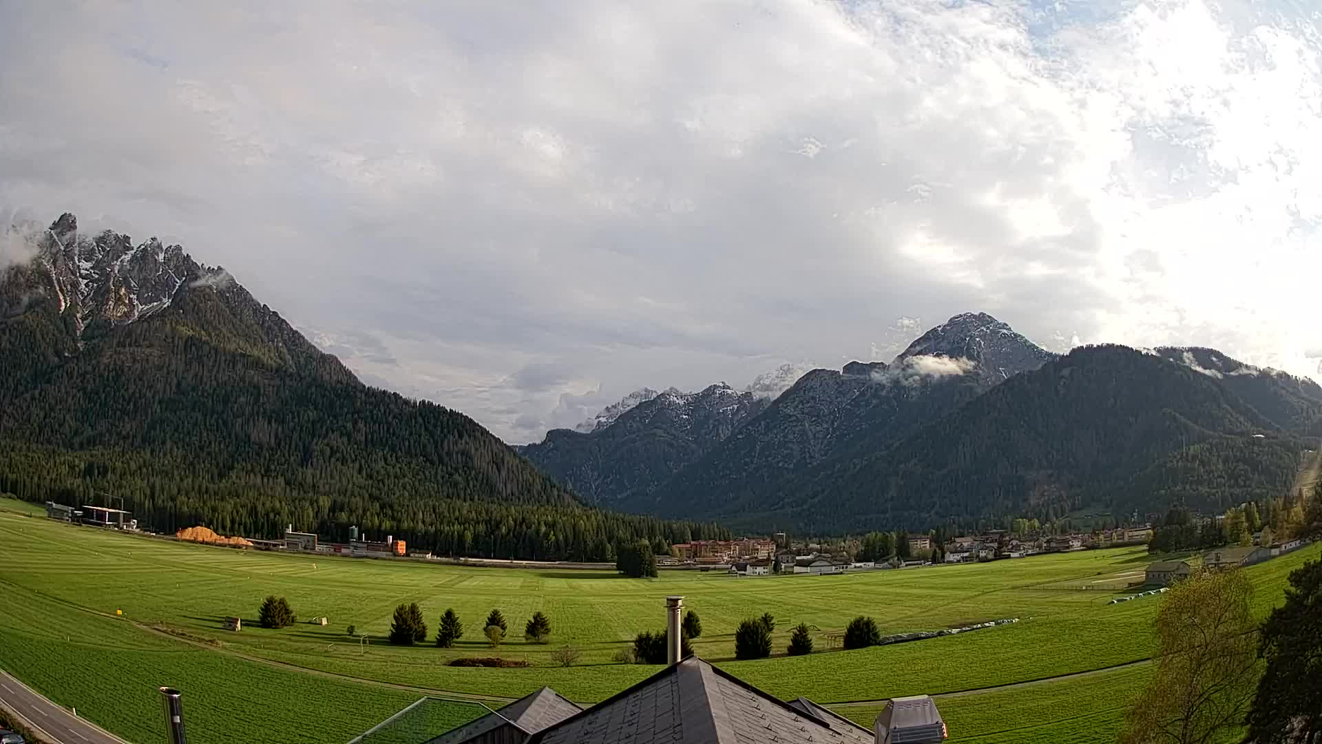 Webcam Toblach Dolomites – View from Hotel Rosengarten