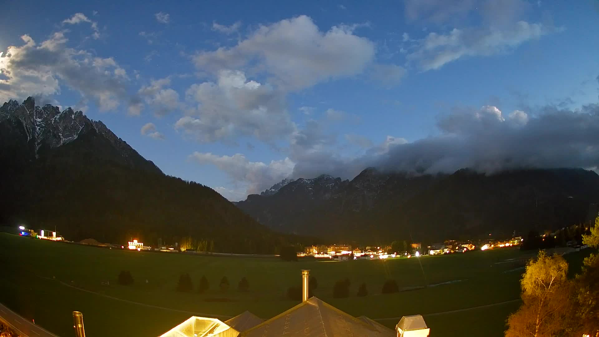 Spletna kamera Toblach Dolomiti – Pogled iz hotela Rosengarten