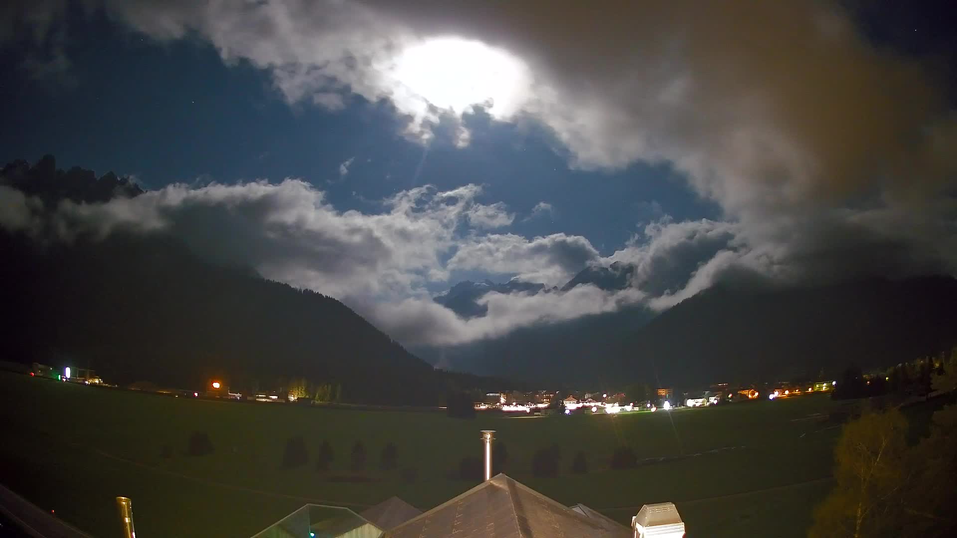 Webcam Toblach Dolomites – View from Hotel Rosengarten