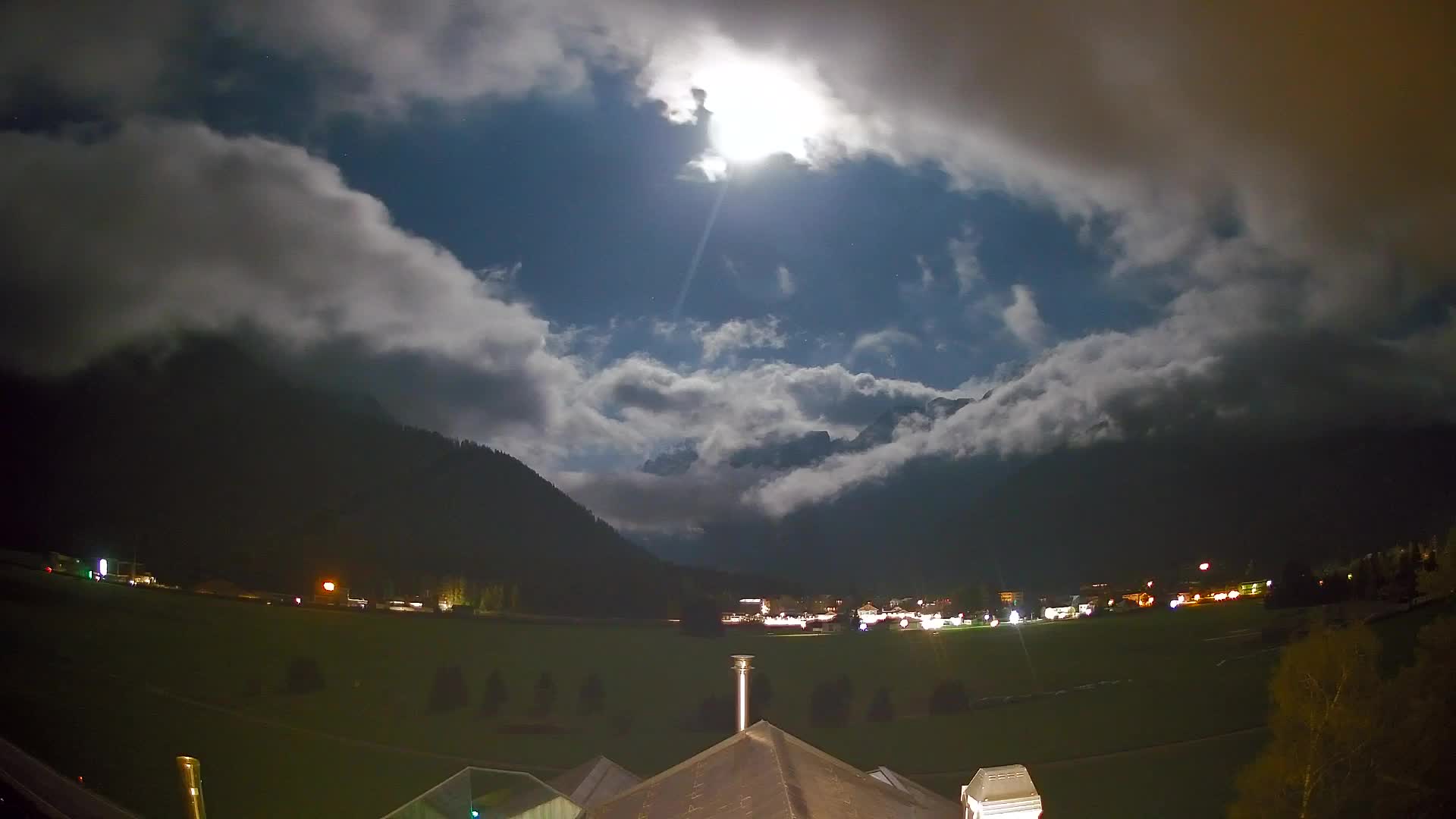 Webcam Toblach Dolomites – View from Hotel Rosengarten