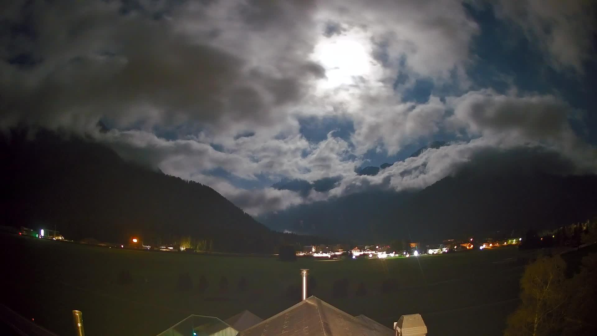 Webcam Toblach Dolomites – View from Hotel Rosengarten